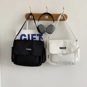 Large Capacity Nylon Messenger Bag With Russian Letter Patch Street Style Minimalist Crossbody Bag For Men Women Casual Shoulder Bag