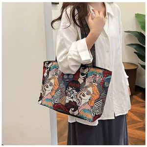 Detail der bunten Pop-Art Jacquard-Einkaufstasche mit Retro-Frauen und Webriemen