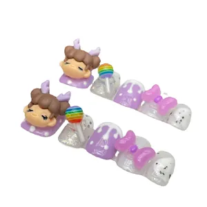 Faux ongles faits main Bubble Girl violets et roses avec breloques cartoon 3D