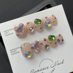 Unghie Finte a Pressione Artigianali Di Lusso Con Decorazione 3D In Strass E Gemme Cuore Unghie Riutilizzabili Per Donna