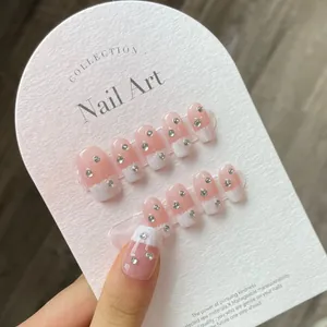Handmade Press-on Nails Dark Gothic Style Heart Rhinestone Cross Metal Chain Decor Gradient Fake Nails For Women Daily Wear