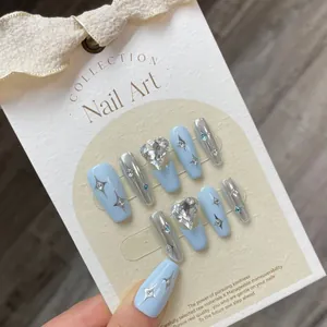 Unghie Finte da Applicare Fatte a Mano a Forma di Bara Blu Argento Cuore Stella Design per Donna Quotidiano Festa Decorazione