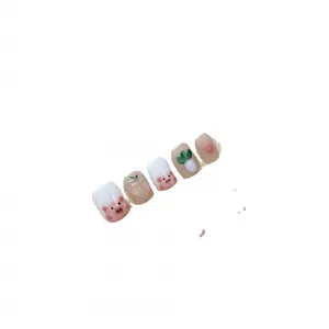Uñas postizas artesanales con cerditos 3D y melocotones en puntas cortas y redondas suaves