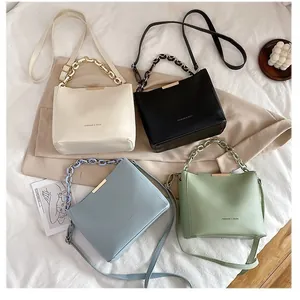 Borsa a Tracolla a Secchiello in Pelle PU Donna Con Manico a Catena Stampa Fashion Bags Minimalista Tinta Unita Tracolla Regolabile Borsa a Spalla