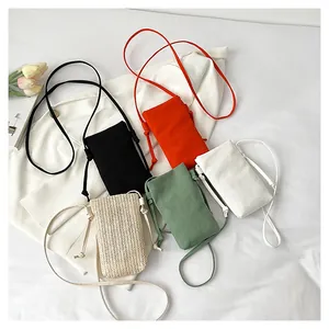 Mini canvas crossbodytassen in diverse kleuren met een minimalistische modieuze stijl