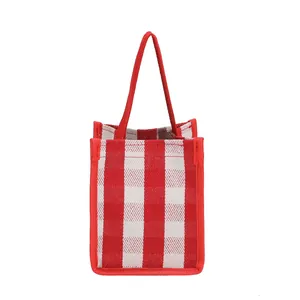 Mini sac cabas en toile à carreaux rouge et blanc avec structure rectangulaire