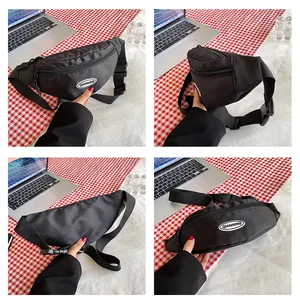 Detalles multiángulo de la riñonera negra de nailon impermeable con correa ajustable