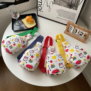 Kinder Cartoon Hase Druck Nylon Brusttasche Mode Erdbeere Muster Süße Umhängetasche Für Jungen Mädchen Tägliche Schultertasche