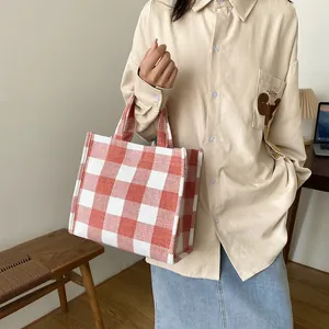 Sac fourre-tout classique en toile à carreaux rouge et blanc avec double poignées chic