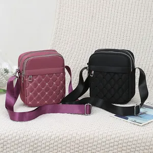 Sac Bandoulière Matelassé en Tissu Oxford pour Femmes Fermeture Éclair Multicouche Petit Sac à Épaule Carré Broderie Décontracté