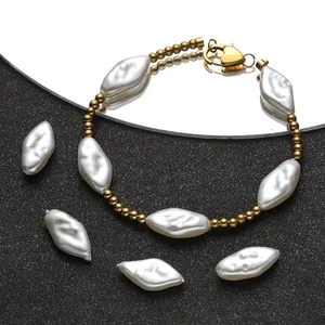 Barock-Perlenarmband mit unregelmäßigen Perlen, Goldperlen und einem Herzverschluss