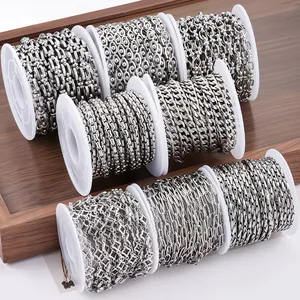 Kit de chaînes de bijoux en acier inoxydable avec huit rouleaux sur bobines blanches