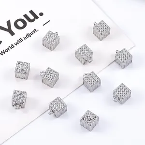 Set van 10 getextureerde roestvrijstalen kubushangers voor DIY-sieraden en kettingen