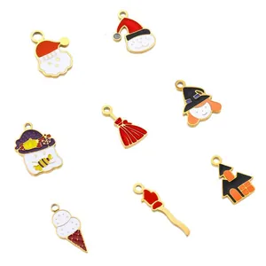 Set van roestvrijstalen emaille hangers met Halloween- en kerstbedelontwerpen