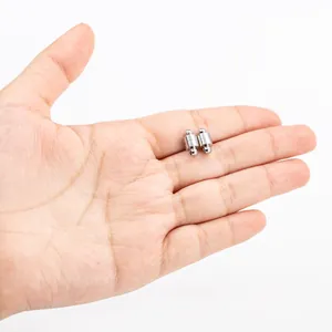 Fermoirs magnétiques cylindriques en acier poli pour colliers de bijoux DIY