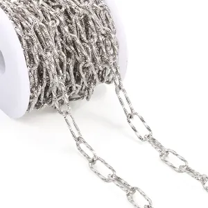 Catena a graffetta in argento testurizzato per gioielli DIY su rocchetto