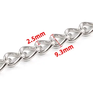 Chaîne à maillons torsadés en acier inoxydable argenté de 2,5 mm sur 9,3 mm