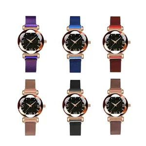 Dettaglio di sei orologi con quadrante stellato e cinturini milanesi vari colori