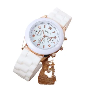 Minimalistische Quarz-Armbanduhr mit weißem Silikonband und roségoldenem Gehäuse für Damen