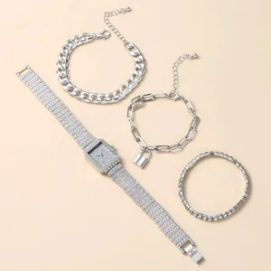 Coffret montre quartz argentée avec cadran carré en cristal et bracelets gourmette
