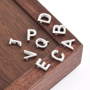 Perles lettres majuscules en acier inoxydable poli pour bijoux DIY sur bois