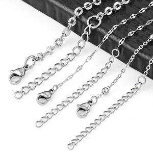 Collier élégant en acier titane argenté avec maille dragon et fermoir mousqueton robuste