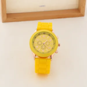 Montre Geneva jaune en silicone avec boîtier en or rose et mouvement à quartz unisexe