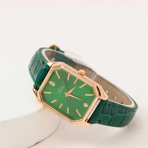 Reloj elegante para mujer con esfera rectangular verde y correa de cuero estilo cocodrilo