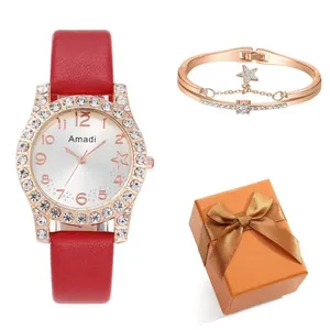 Montre quartz femme avec bracelet cuir rouge, gourmette étoile et coffret cadeau