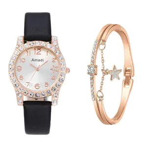 Gros plan sur la montre à quartz Amadi avec bracelet étoile et lunette en cristal
