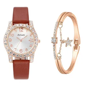 Détail de la montre pour femme en or rose avec bracelet étoile et accents diamants
