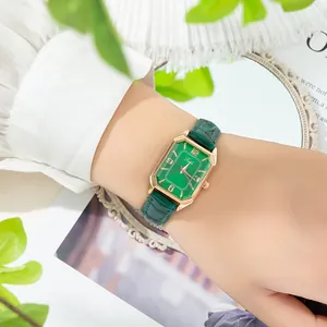 Elegante reloj de cuarzo rectangular para mujer con correa de cuero verde oscuro y oro