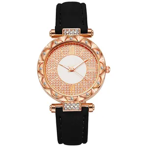 Damen Quarzuhr mit roségoldener Strasslünette und schwarzem Lederarmband