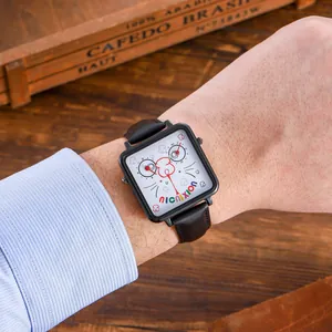 Montre à quartz carrée avec bracelet en cuir noir et cadran au design artistique