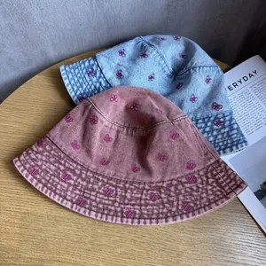 Chapeaux bob en denim avec broderie papillon en rose et bleu pour femmes