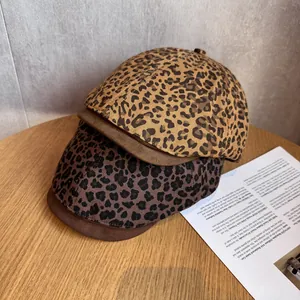 Vintage leopard print beret with suede brim in light and dark brown styles