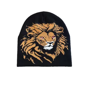 Bonnet en tricot noir avec motif lion en jacquard pour un style hivernal et cyclisme