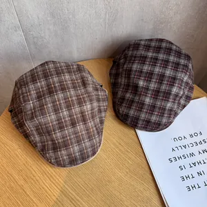 British style vintage plaid ivy caps in brown and grey wool for autumn and winter