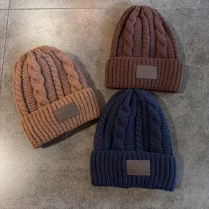 Winter gebreide mutsen met kabelpatroon in drie kleuren en warme fleecevoering voor dames en heren