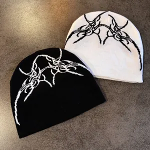 Bonnets en tricot style hip-hop avec motif jacquard squelette en noir et blanc