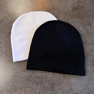 Bonnets en tricot classiques noir et blanc pour hommes et femmes style streetwear