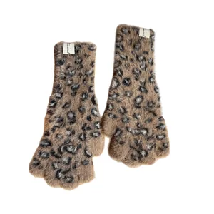 Mitaines mignonnes en tricot peluche à imprimé léopard pour femmes pour l'automne et l'hiver