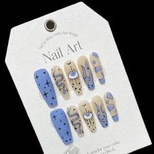 Faux Ongles Mats Bleus Faits à la Main Motif Serpent et Oeil Design Mystérieux Cercueil Faux Ongles pour Décoration d'Ongles Femme