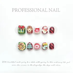 Faux Ongles à Presser Noël Dessin Animé pour Enfants Résine 3D Père Noël Renne Motif Court Rouge Vert Ongles pour Filles