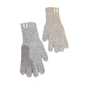 Hellgraue Strickhandschuhe aus Kaninchenfell mit Fingerdesign und Hand-Label