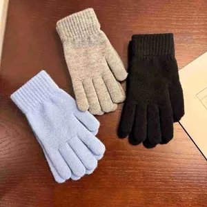 Winter-Strickhandschuhe für Damen in Hellblau, Grau und Schwarz mit Touch-Funktion