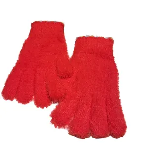 Guanti invernali rossi in peluche da donna con morbida trama e polsini in maglia
