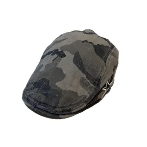 Vintage camouflage flat cap with star embroidery in American casual outdoor style