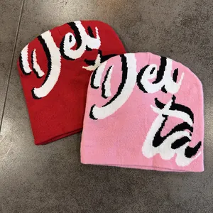 Berretti invernali in maglia rossi e rosa con logo graffiti per uno stile streetwear hip-hop