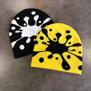Berretto in maglia jacquard a polpo in colori nero e giallo per la moda invernale